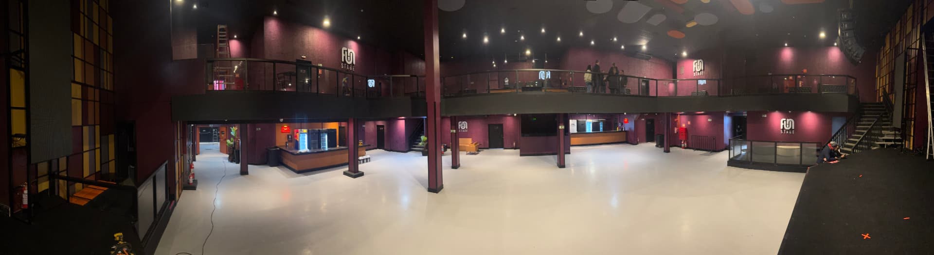 Mezanino da Fun Stage com vista para o salão principal