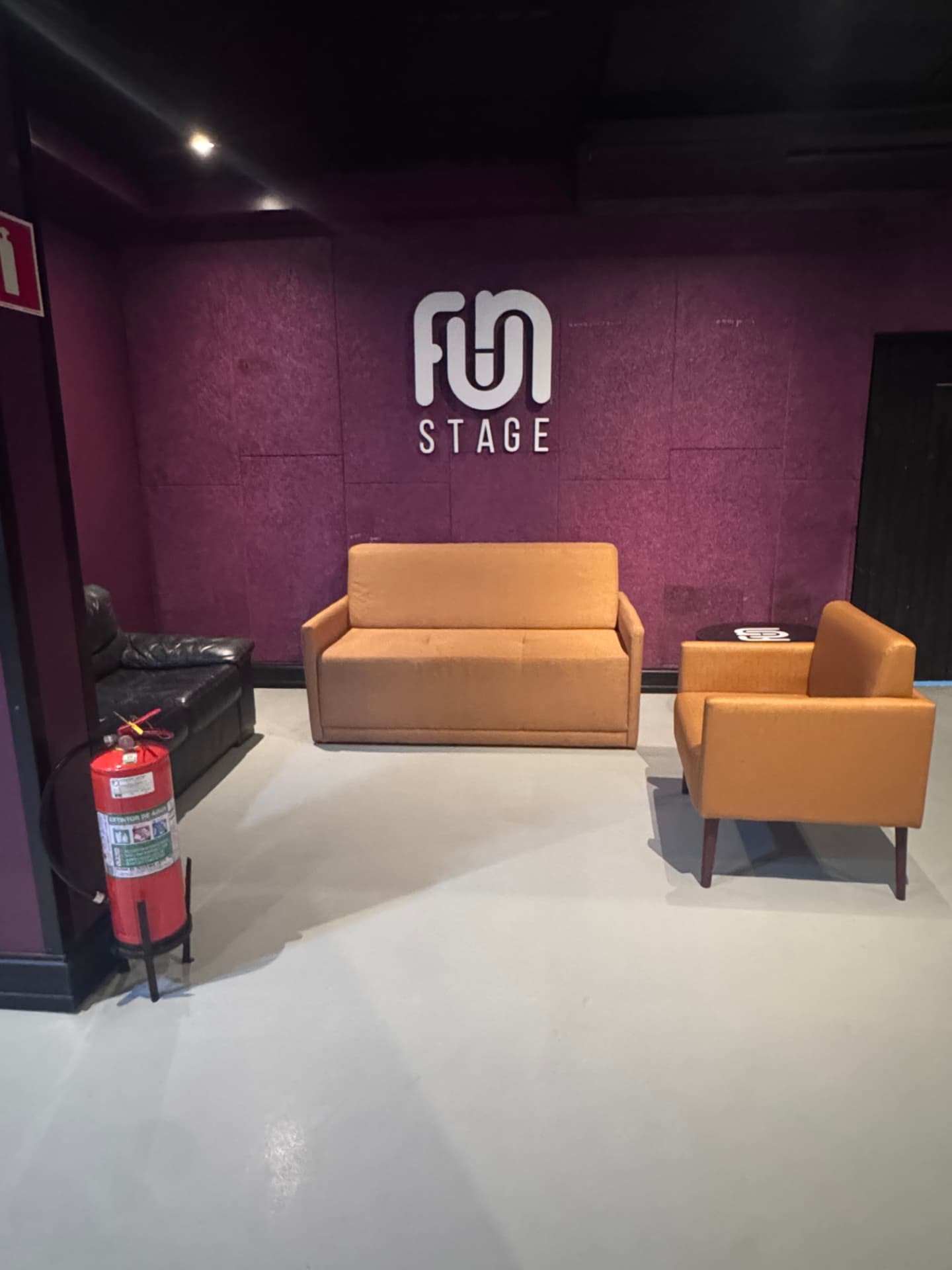 Lounge do térreo da Fun Stage