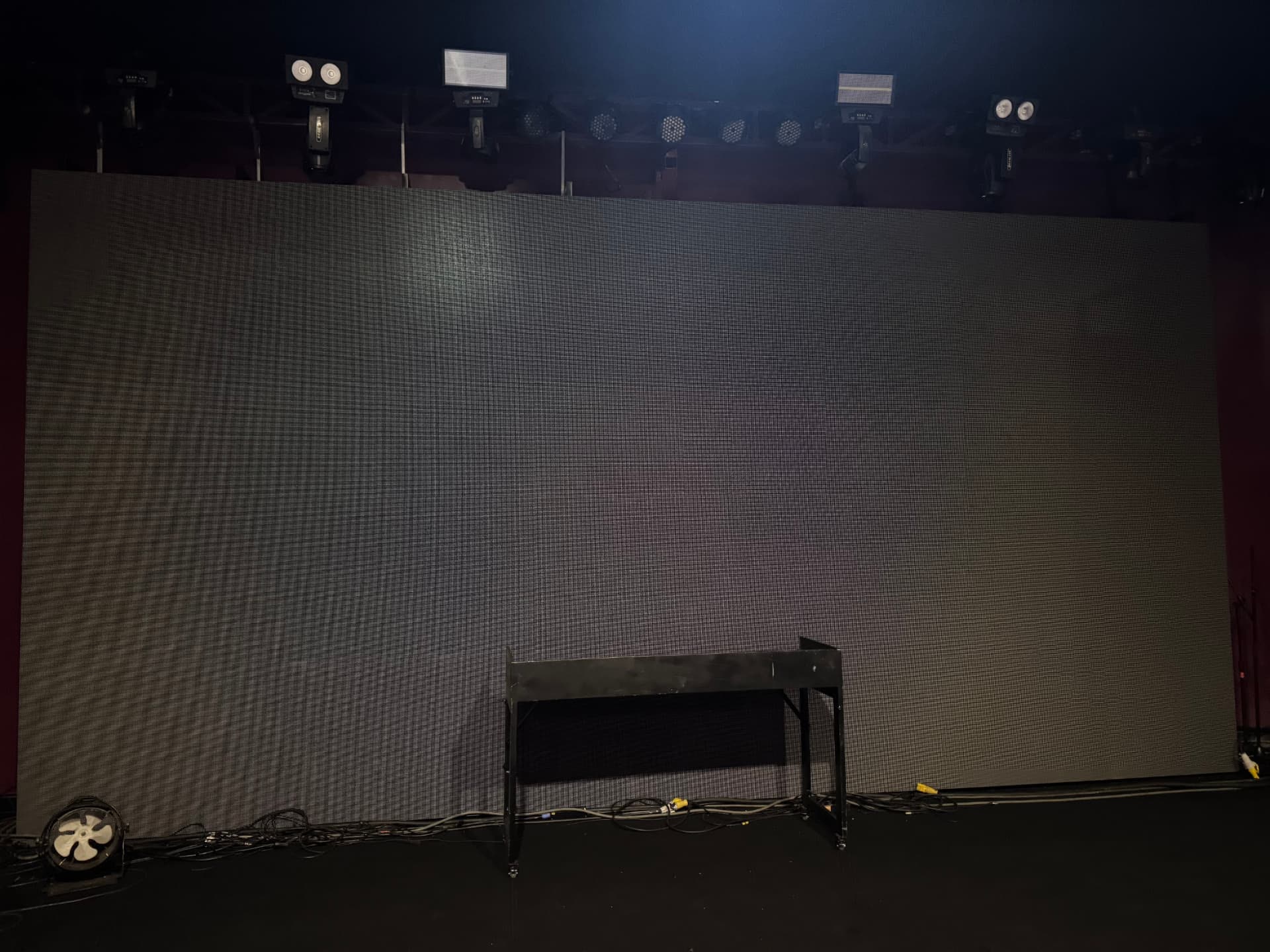 Painel de LED principal da Fun Stage durante show