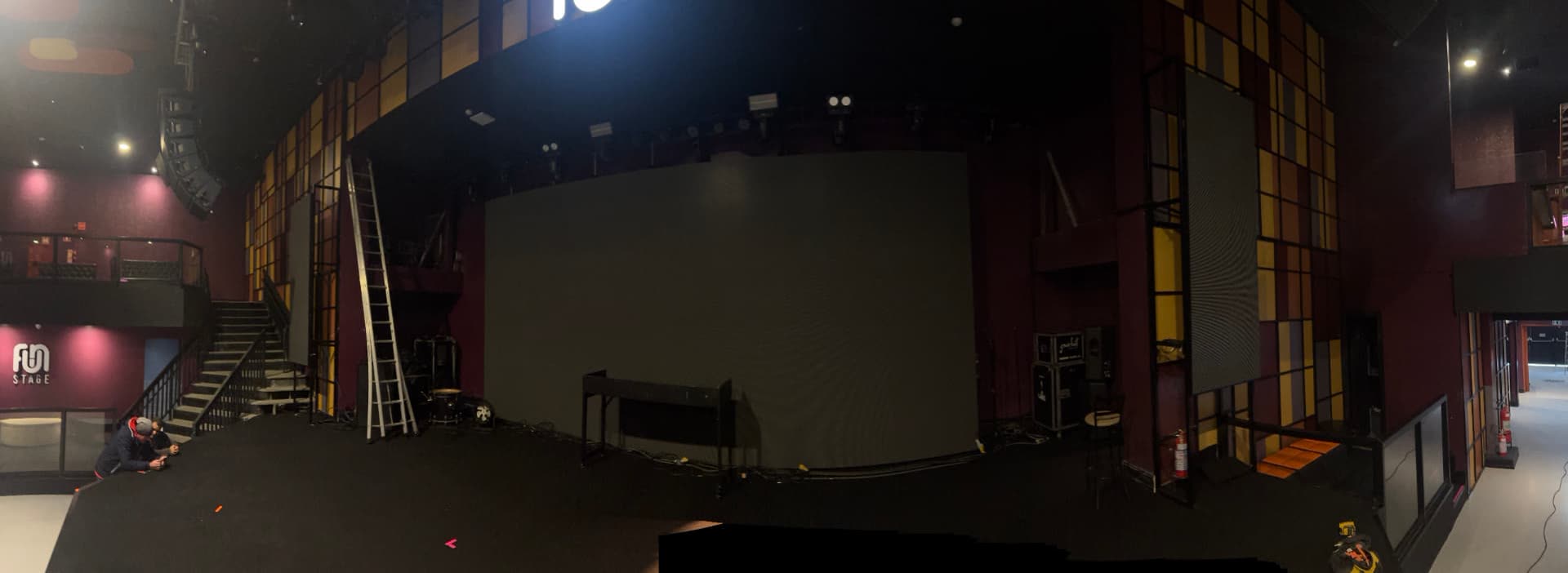 Palco da Fun Stage com painel de LED montado